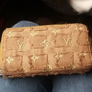 Louie Vuitton wallet
